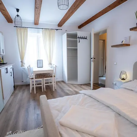Apartment Middle *