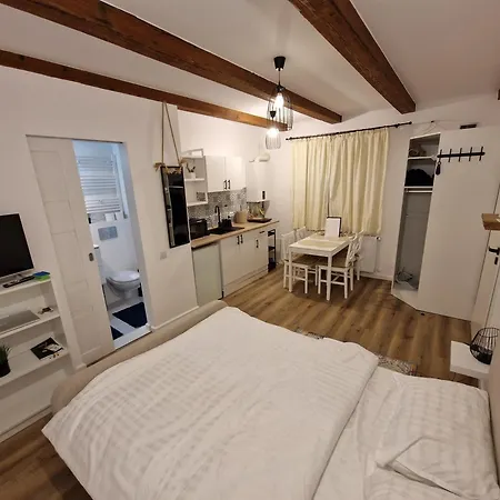 Middle Apartment